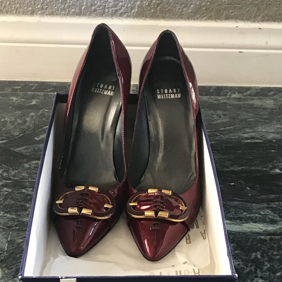 Stuart Weitzman Flame patent leather w/gold shoes. - Picture 1 of 7